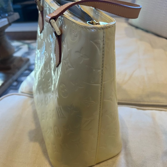 Louis Vuitton Houston Vernis Tote - Picture 2 of 10